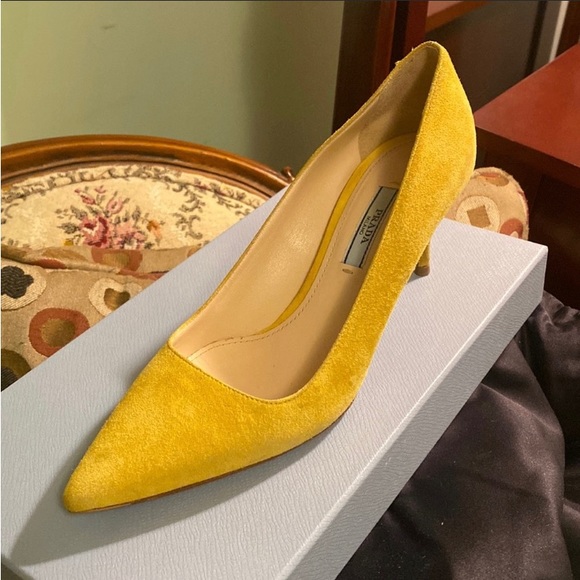 Yellow suede PRADA shoes , size 37, in the original box - Picture 3 of 15